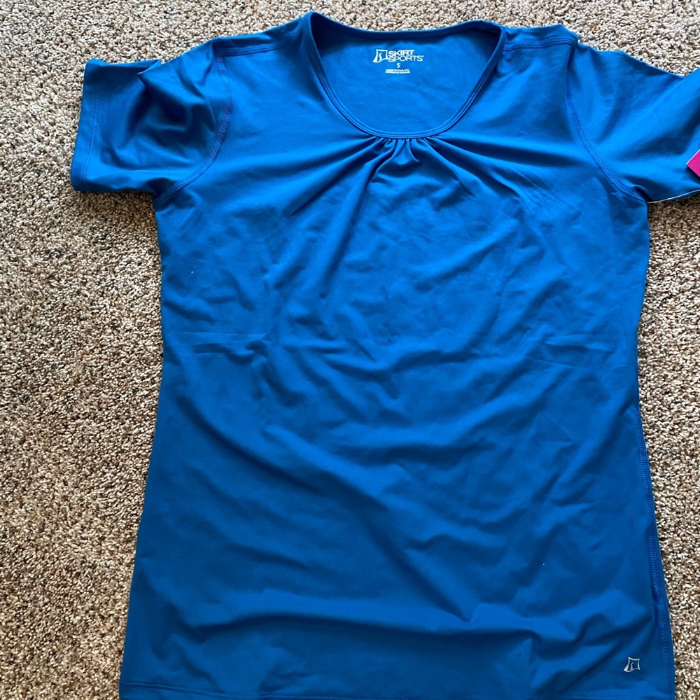T-shirt NWT small